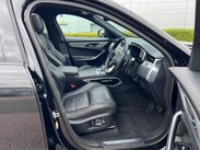 Jaguar F-Pace 2.0 D200 MHEV R-Dynamic SE Auto AWD Euro 6 (s/s) 5dr 18