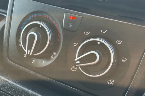 Citroen Relay 35 L3 140 ps BlueHdi Lo Loader Luton - Air Con 15