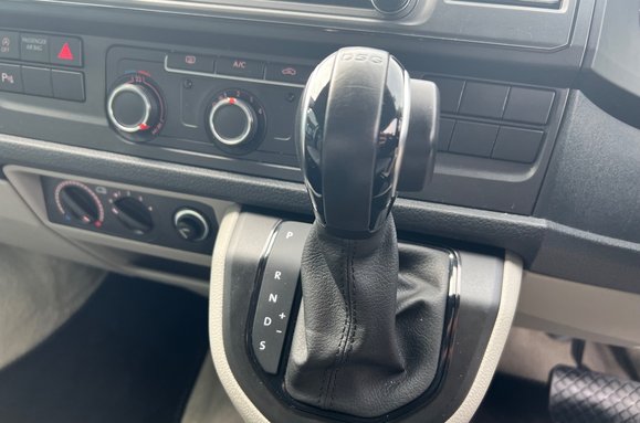 Volkswagen California BEACH 2.0 TDI AUTO CAMPERVAN 33