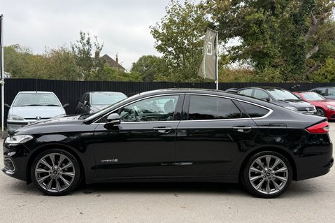 Ford Mondeo VIGNALE HYBRID - RARE CAR -CAMERA-HEATED/COOLED/ELECTRIC SEATS -HUGE SPEC 9