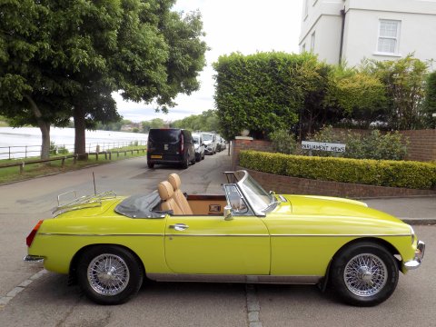 MG B ROADSTER 76