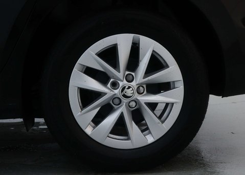 Skoda Fabia 1.0 Fabia SE Comfort TSi Semi-Auto 5dr 17