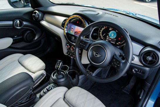 Mini Hatch COOPER EXCLUSIVE
