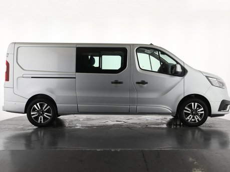 Renault Trafic LL30 Blue dCi 150 Extra Sport Crew Van MY26 4