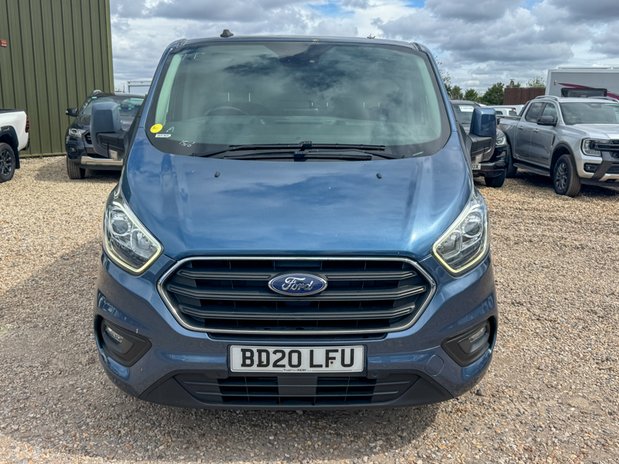 Ford Transit Custom SWB L1H1 [SOLD CM] Low Roof Limited 300 Air Con Alloys Sensors EURO 6 NO VA 3