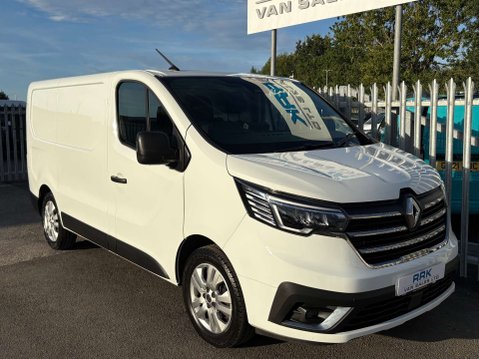 Renault Trafic 2.0 dCi Blue SL28 Sport Panel Van 5dr Diesel Manual L1 H1 Euro 6 (s/s) (130 15