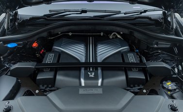 Rolls-Royce Cullinan BLACK BADGE 38