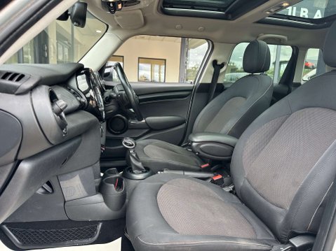 Mini Hatch 1.5 Cooper Auto 5dr 21