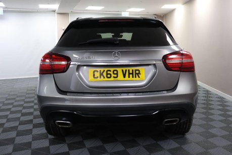 Mercedes-Benz GLA GLA 180 URBAN EDITION 8