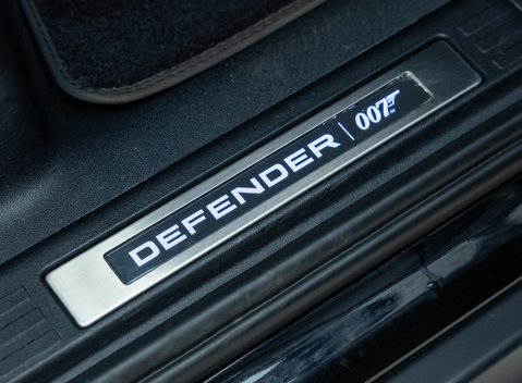 Land Rover Defender 110 V8 Bond Edition 30