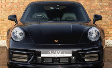 Porsche 911 Carrera 4S (992) 4
