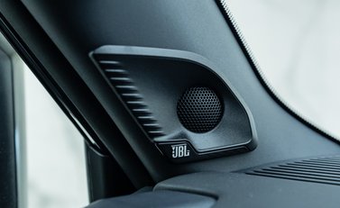 Toyota Land Cruiser Invincible 24