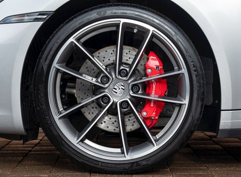 Porsche 911 Carrera S (992) 10