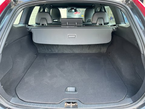 Volvo XC60 2.0 D4 R-Design Nav SUV 5dr Diesel Auto Euro 6 (s/s) (190 ps) 10