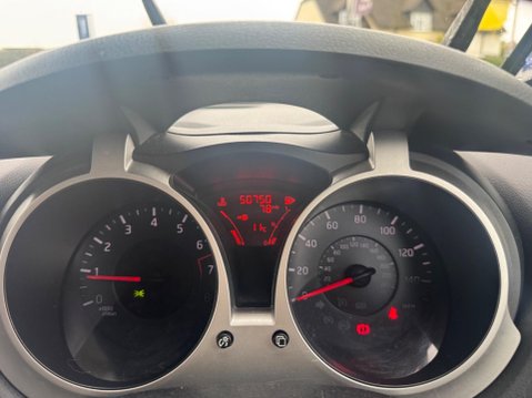 Nissan Juke 1.6 Acenta Premium Euro 5 5dr 8