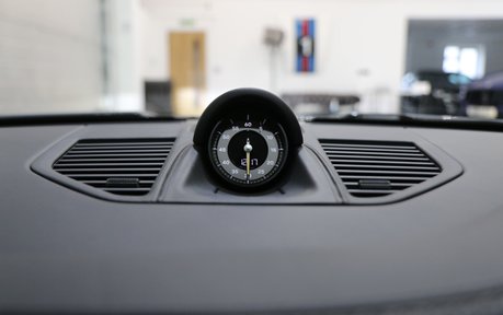 Porsche 911 GT3 Touring PDK - PCCB, Carbon Roof, Lift 33