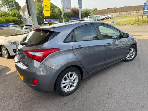 Hyundai i30 1.6 CRDi Blue Drive Active Euro 5 (s/s) 5dr 4