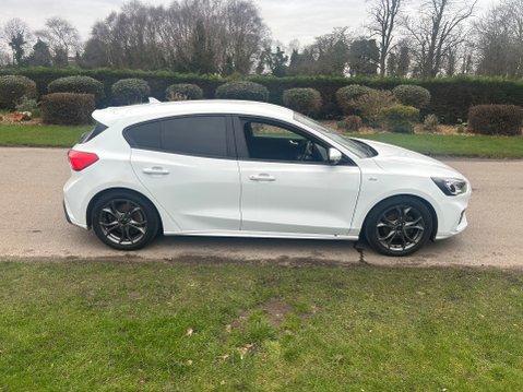 Ford Focus ST-LINE 3