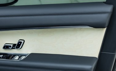 Land Rover Range Rover P530 SV 32