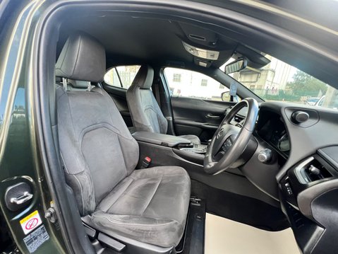 Lexus Ux 250H 33