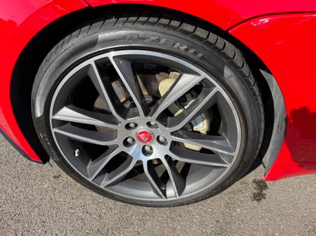 Jaguar F-Type I4 R-DYNAMIC 22
