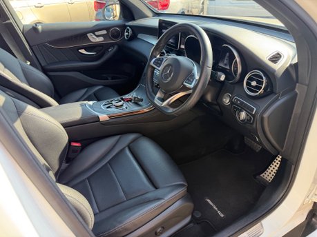 Mercedes-Benz GLC GLC 250 4MATIC AMG LINE PREMIUM 21