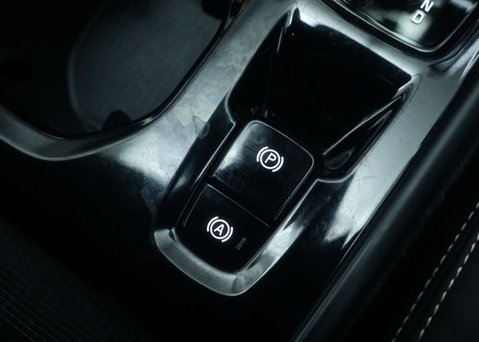 Volvo XC40 1.5 XC40 R-Design T5 Recharge Auto 5dr 31