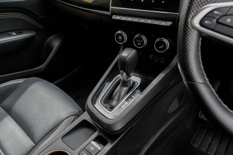 Renault Arkana E-TECH ENGINEERED 34