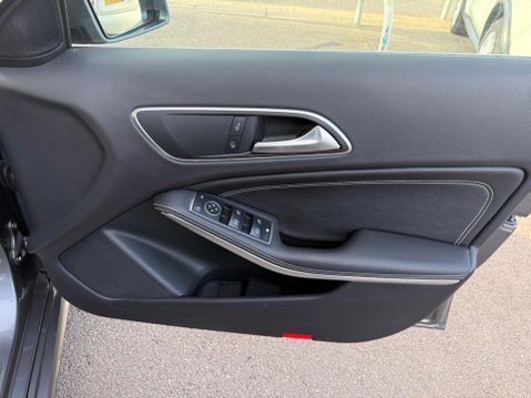 Mercedes-Benz A Class 1.6 A180 Sport (Executive) 7G-DCT Euro 6 (s/s) 5dr 21