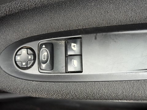 DS DS 3 1.6 BlueHDi Connected Chic Euro 6 (s/s) 3dr 16