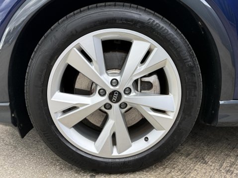 Audi Q4 40 S line SUV 5dr Electric Auto 82kWh (204 ps) 17