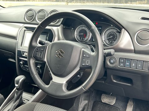 Suzuki Vitara SZ-T MHEV 37