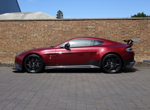 Aston Martin Vantage GT8 23