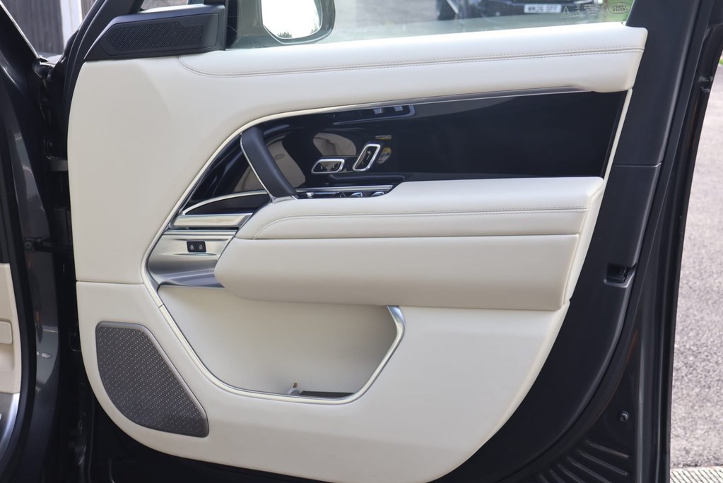 Land Rover Range Rover AUTOBIOGRAPHY HYBRID HUGE SPEC  11
