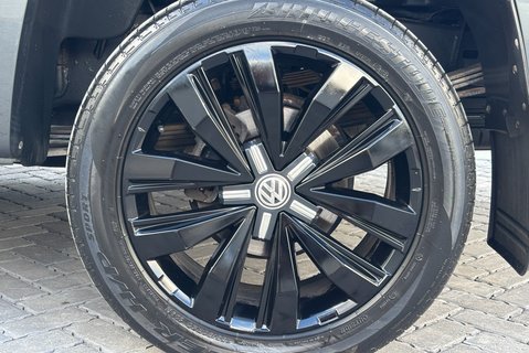 Volkswagen Amarok V6 258 Tdi DSG Aventura Black Edition 4Motion with Roller Shutter 35