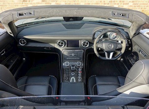 Mercedes-Benz SLS AMG Roadster 23
