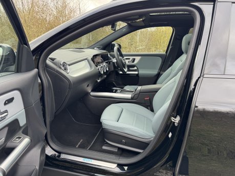 Mercedes-Benz EQA EQA 350 4Matic AMG Line Premium Plus Auto Electric 66 KWH PAN ROOF/HEADS UP 8