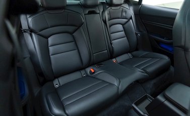 Porsche Taycan 4S 12