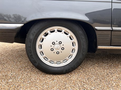 Mercedes-Benz SL Series 300 SL 32