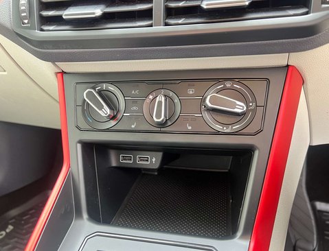 Volkswagen Polo 1.0 Polo Beats TSi Semi-Auto 5dr 25