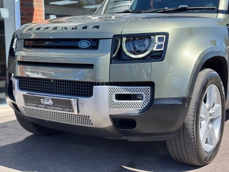 Land Rover Defender 3.0 FIRST EDITION MHEV 6