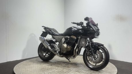 Kawasaki Z ZR750 2005 ONLY 20K NEW MOT SERVICED COMMUTER BIKE 750CC 2
