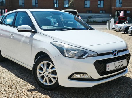 Hyundai i20 MPI SE.AUTOMATIC..1 PREVIOUS OWNER,18 STAMPS,AIR CON,LAST OWNER  9 YEARS.