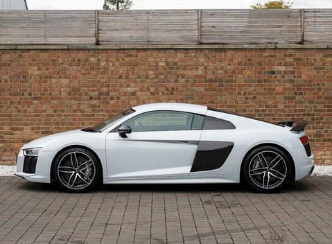 Audi R8 V10 Plus 2