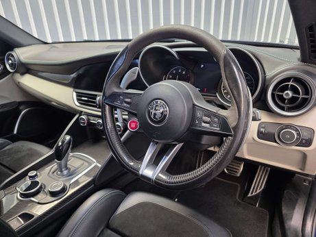Alfa Romeo Giulia 2.9 V6 Bi-Turbo Quadrifoglio Saloon 4dr Petrol Auto Euro 6 (s/s) (510 ps) 18