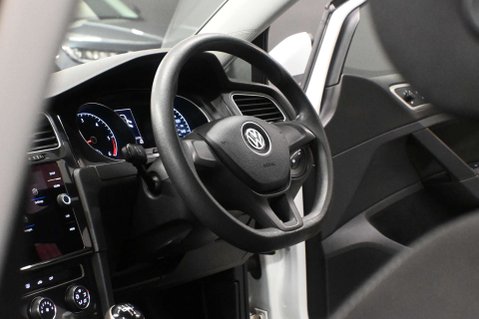 Volkswagen Golf 1.6 Golf S TDI BlueMotion Technology 5dr 4