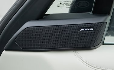 Land Rover Range Rover P440e SE 25