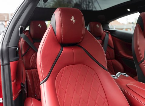 Ferrari GTC4 Lusso T 13