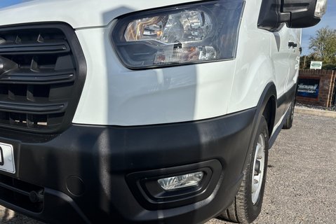 Ford Transit 310 L2 H2 Leader with Air Con / Sat Nav / Heated Seats 23