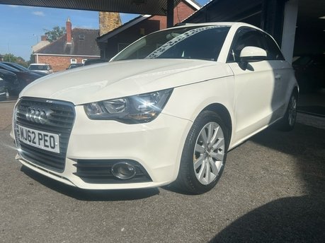 Audi A1 TFSI SPORT 4